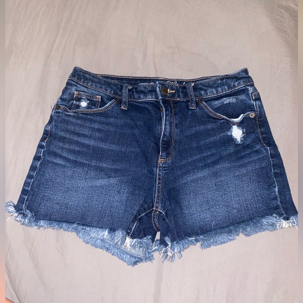 Universal Thread Shorts